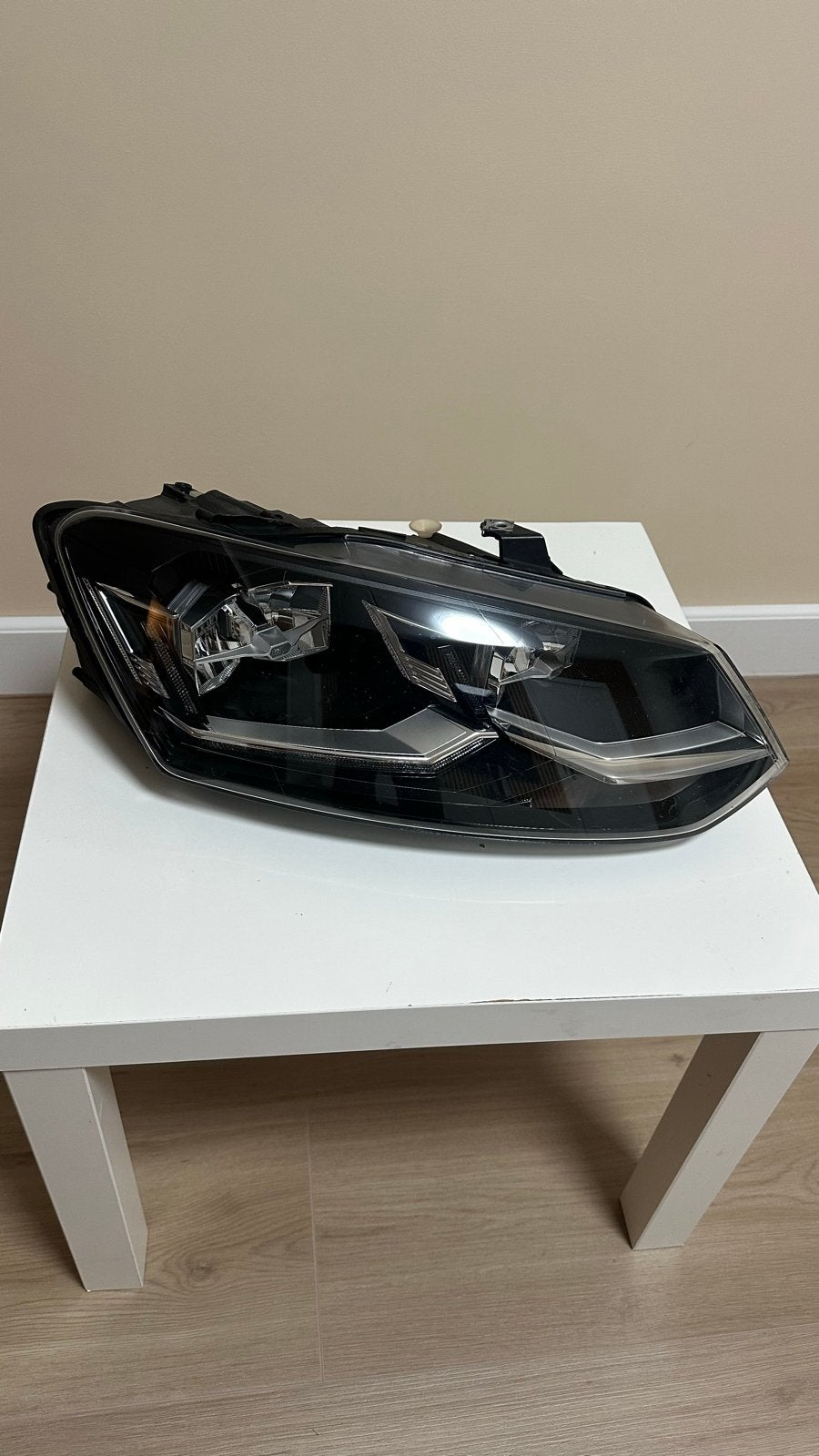 VW Polo 6c Full LED Koplamp Rechts - Origineel Hella, Ophalen of Verzenden, Gebruikt, Volkswagen