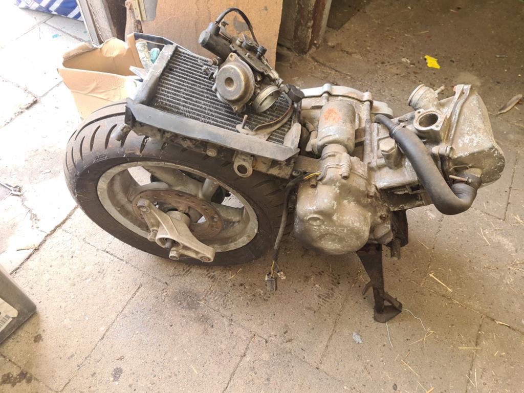 Motor blok aprillia 150 cc motorisch hekemaal goed, Ophalen of Verzenden