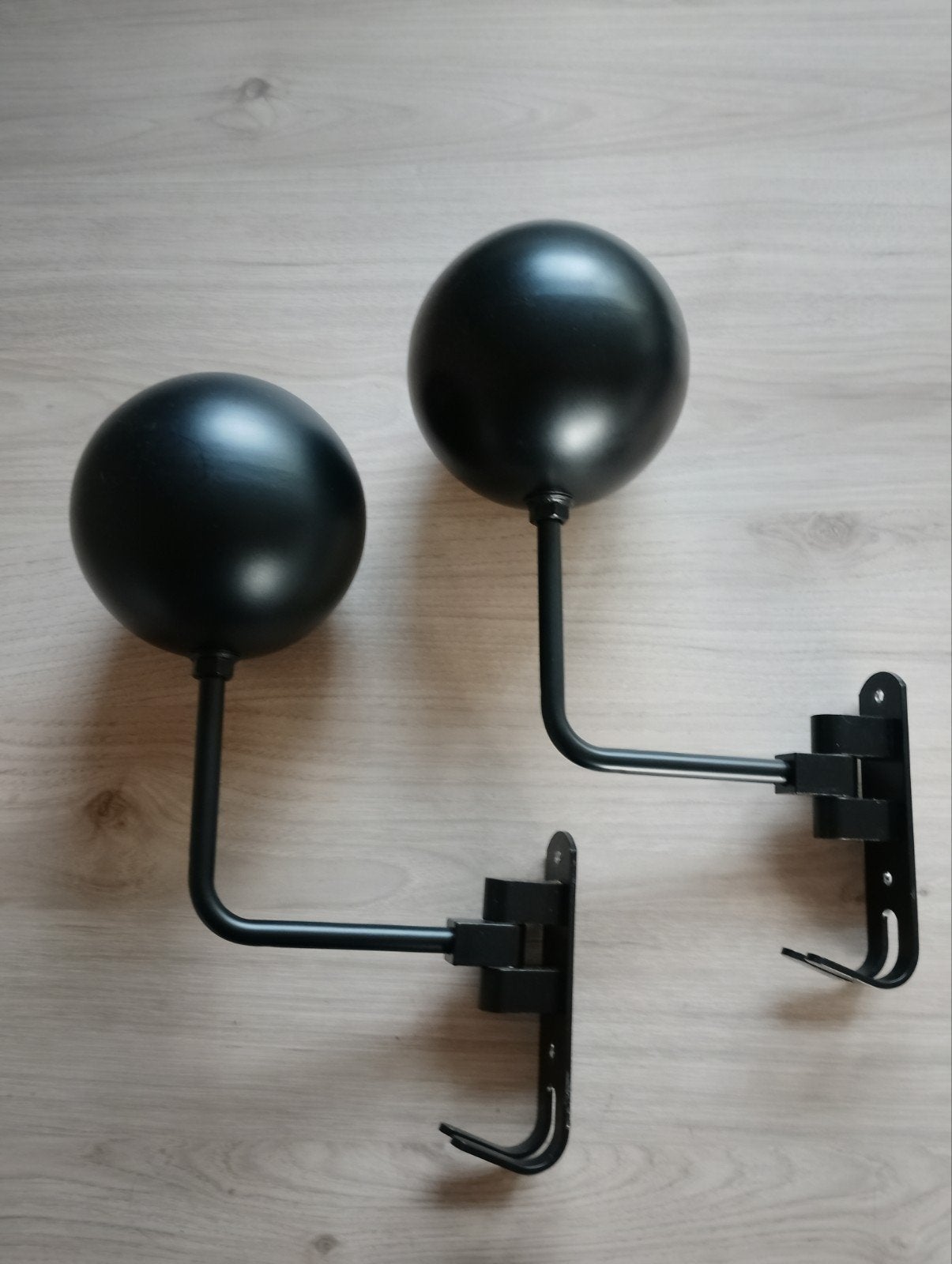 2x helm ophang systeem, helm dragers, helm beugels, Ophalen, Zo goed als nieuw