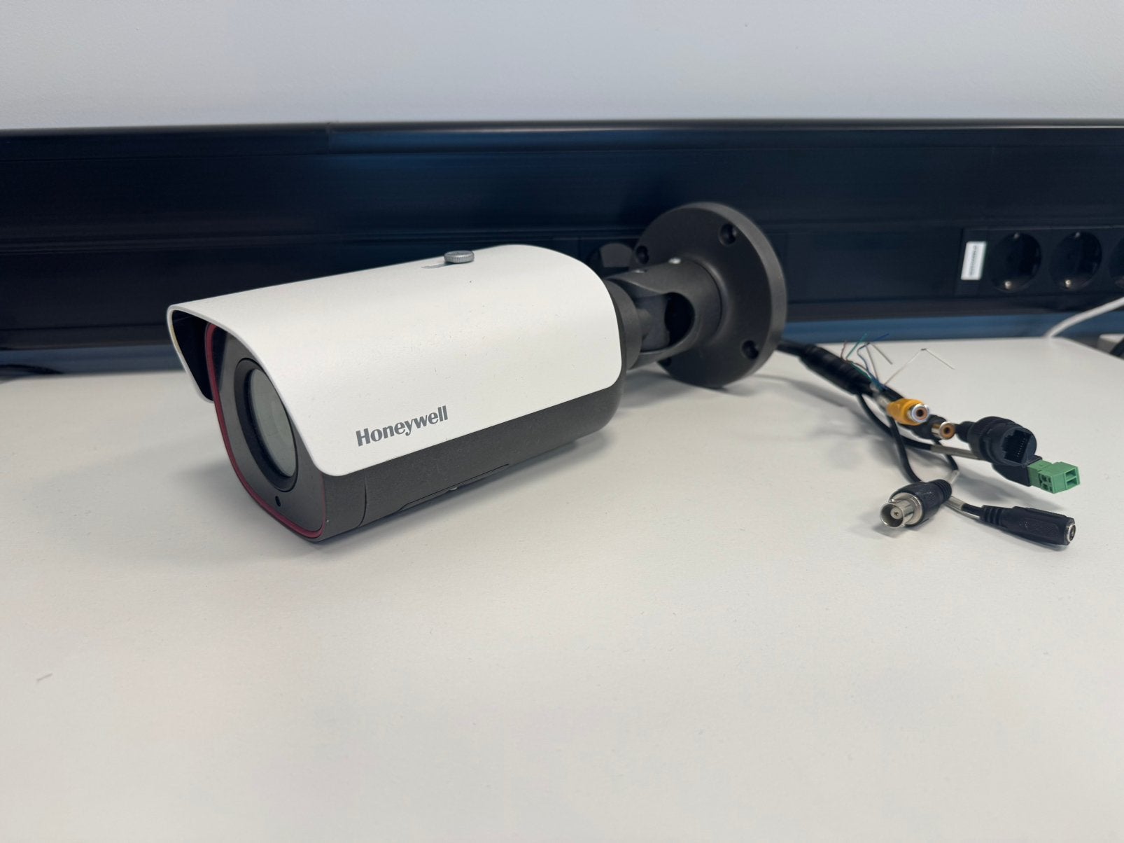 Honeywell HBL2GR1 2MP Ultra Low-Light Bullet Camera PoE+, Verzenden, 2 megapixels, Zo goed als nieuw, Overige Merken