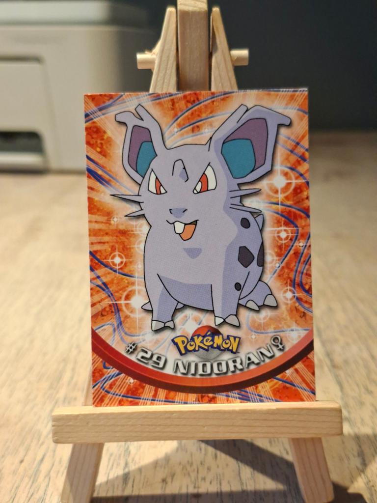 Topps nidoran 29, Hobby en Vrije tijd, Verzamelkaartspellen | Pokémon, Ophalen of Verzenden, Zo goed als nieuw