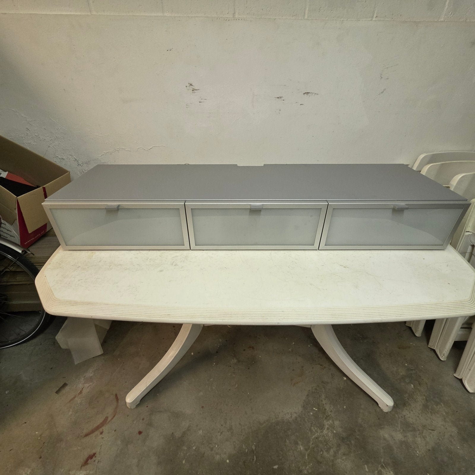 Aldenkamp TV Meubel Dressoir - Grijs, Gebruikt, 100 tot 150 cm, Ophalen of Verzenden, Glas
