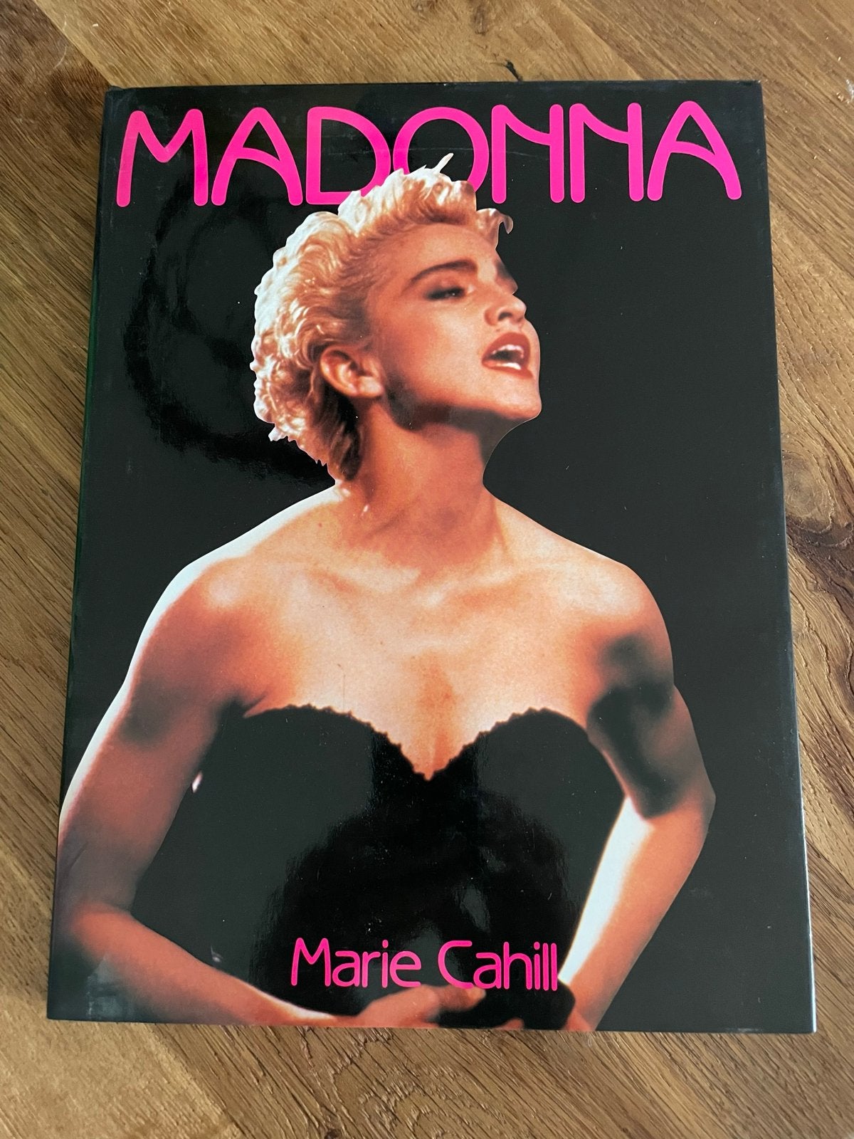 Madonna - Marie Cahill Boek, Ophalen of Verzenden, Zo goed als nieuw, Artiest