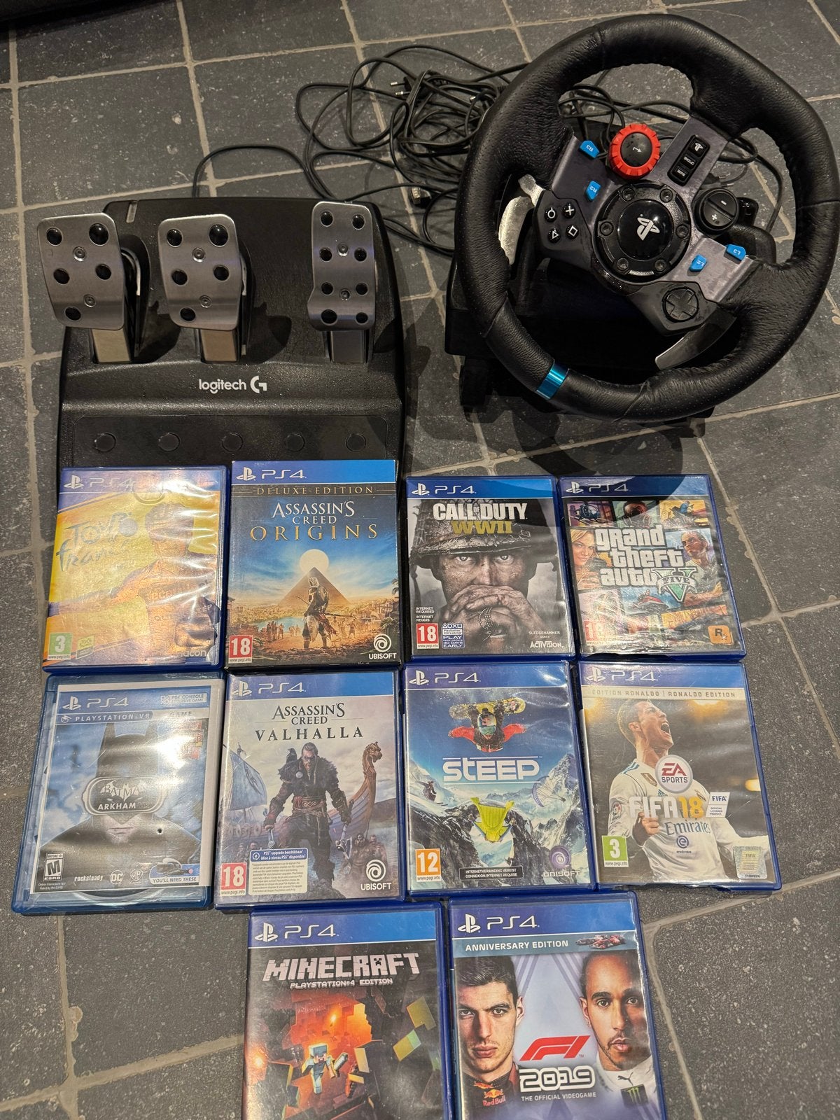 Logitech G29 racestuur, pedalen en 10 PS4 games, Ophalen of Verzenden, Gebruikt, Overige genres