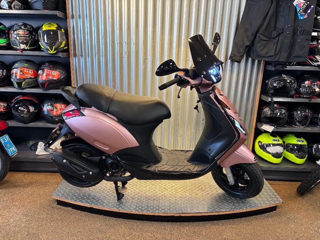 Piaggio Zip SP (nieuwstaat) met 12 maanden garantie, Fietsen en Brommers, Scooters | Piaggio, Maximaal 45 km/u, Zip, Ophalen of Verzenden