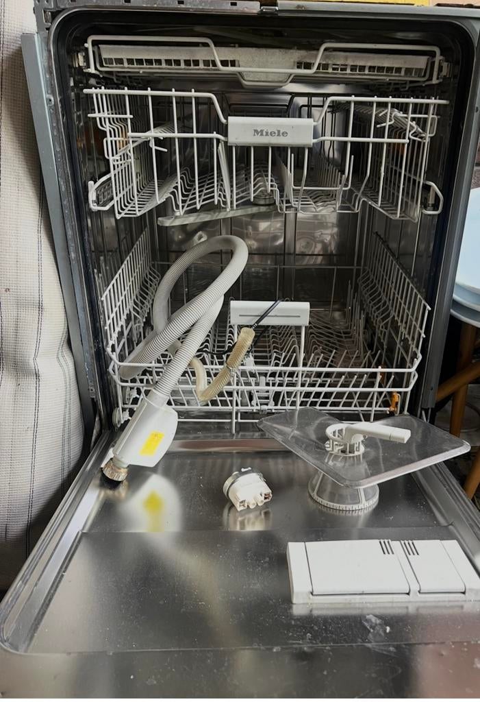Miele vaatwasser (defecte elektronica) met niveauregelaar, Ophalen, 60 cm of meer, Inbouw, Niet werkend