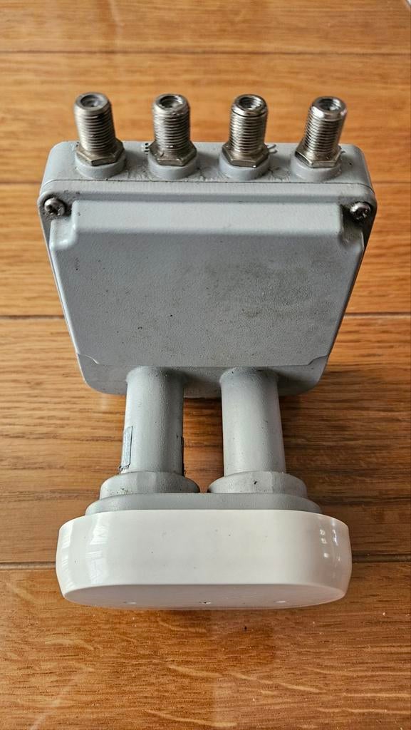 4-poorts LNB voor schotelantenne, Audio, Tv en Foto, Schotelantennes, Gebruikt, (Schotel)antenne, Overige merken, Ophalen of Verzenden