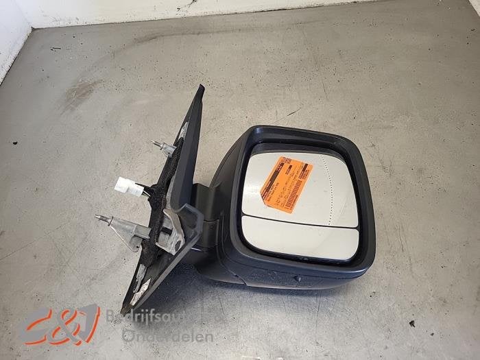 Buitenspiegel rechts van een Renault Trafic, Gebruikt, -, Renault, -