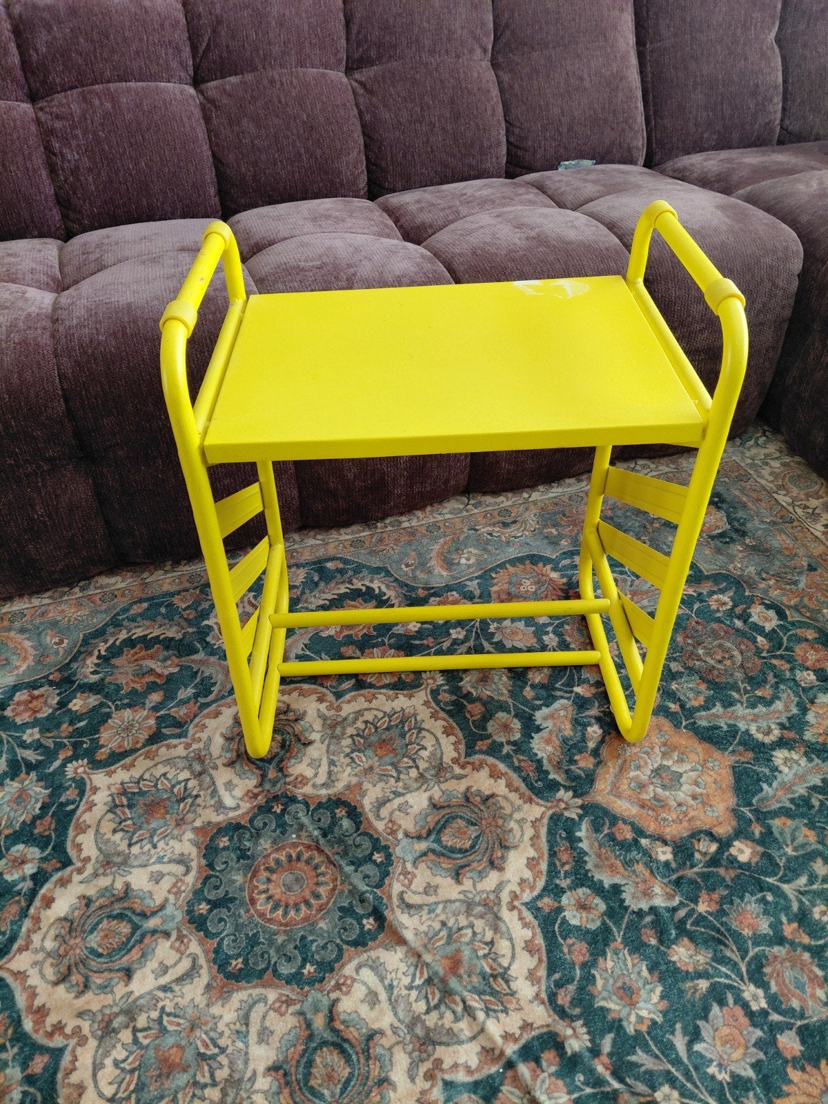 Retro geel bijzettafeltje / nachtkastje, 45 tot 60 cm, Minder dan 55 cm, Gebruikt, Metaal of Aluminium