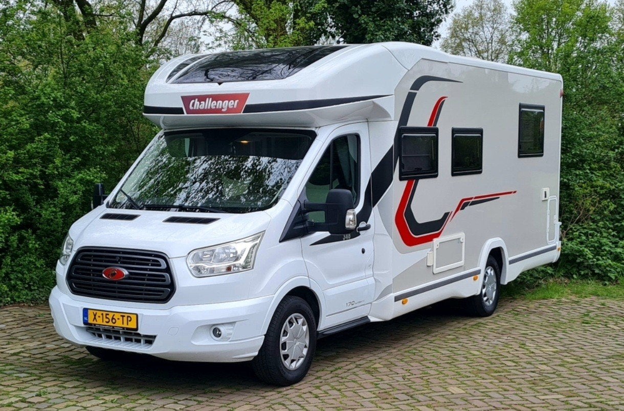 NU €49999. Ford challenger graphite 348 2019 170 pk automaat, Caravans en Kamperen, Caravans, 7 tot 8 meter, Treinzit, Particulier