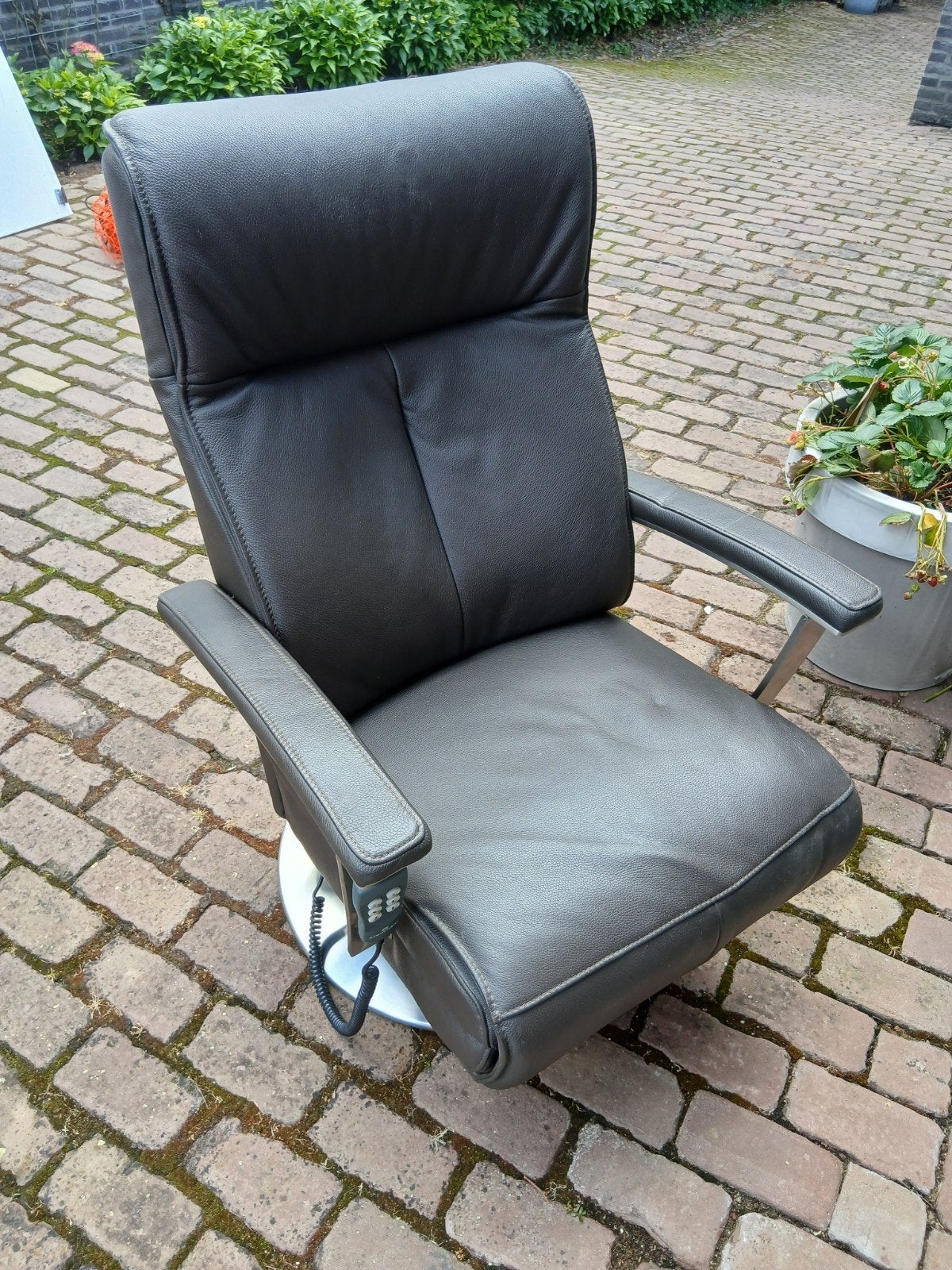 Lederen Prominent relaxstoel met defecte batterij, Huis en Inrichting, Stoelen, Ophalen, Gebruikt, Bruin, Leer