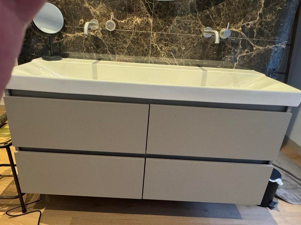 Moderne Wastafelkast 135x47,5x56 cm - Stijlvol & Ruim, Ophalen, 100 tot 150 cm, Zo goed als nieuw, Minder dan 100 cm