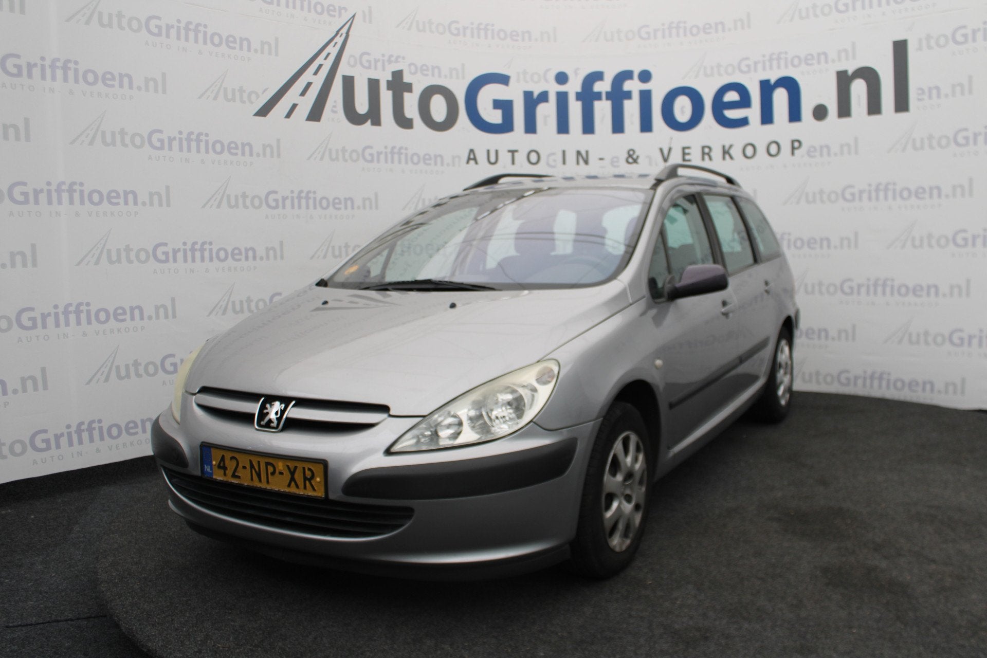 Peugeot 307 Break 1.6-16V XS nette stationcar met trekhaak, Stof, Gebruikt, Zwart, 4 cilinders