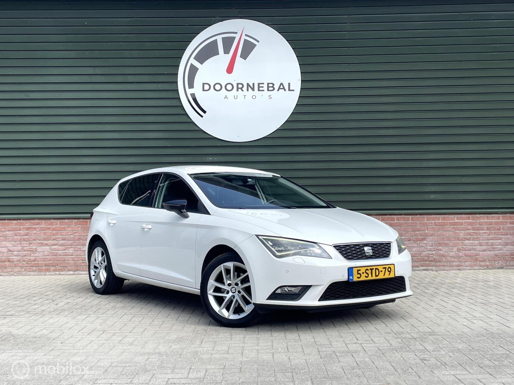 Seat Leon 1.4 TSI Style Business / LED / TREKHAAK / CRUISE !, Auto's, Voorwielaandrijving, Euro 5, Stof, Gebruikt