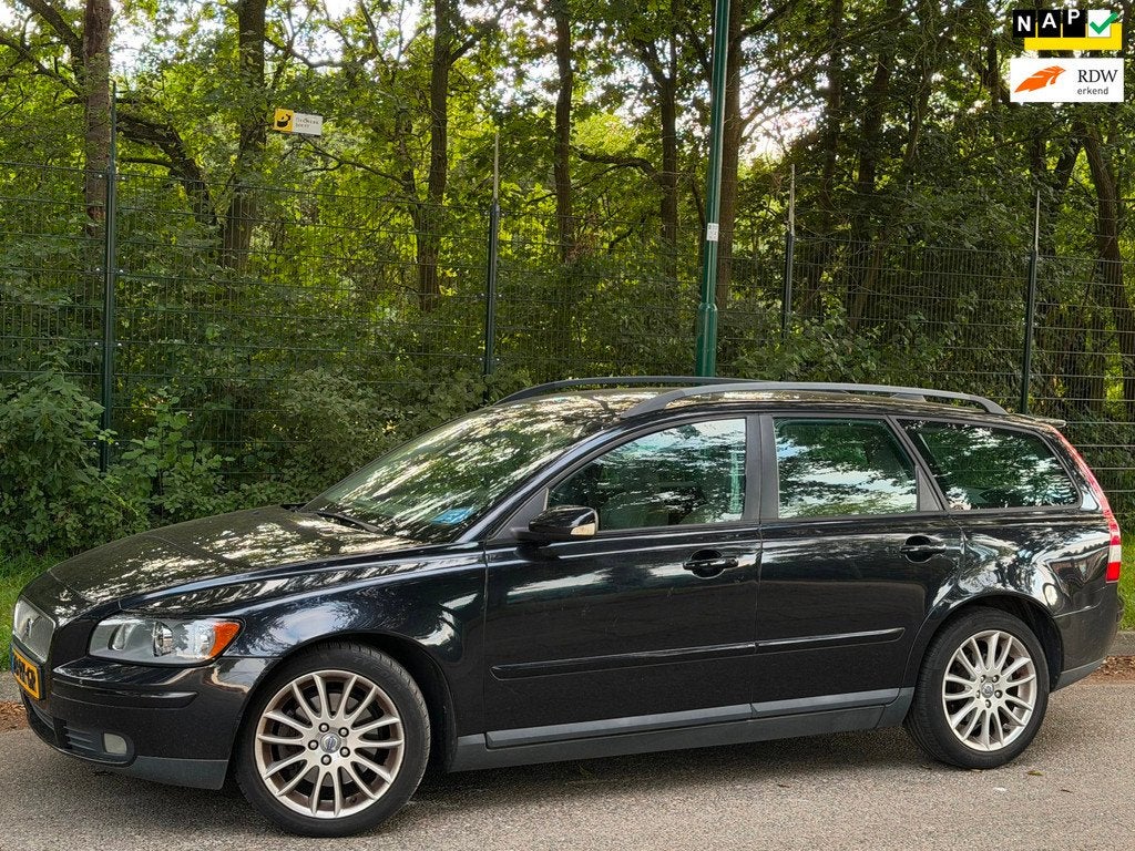 Volvo V50 2.4 Momentum AUTOMAAT/LEER/INRUILER/RIJD/APK, Auto's, Volvo, Gebruikt, Beige, 700 kg, Zwart
