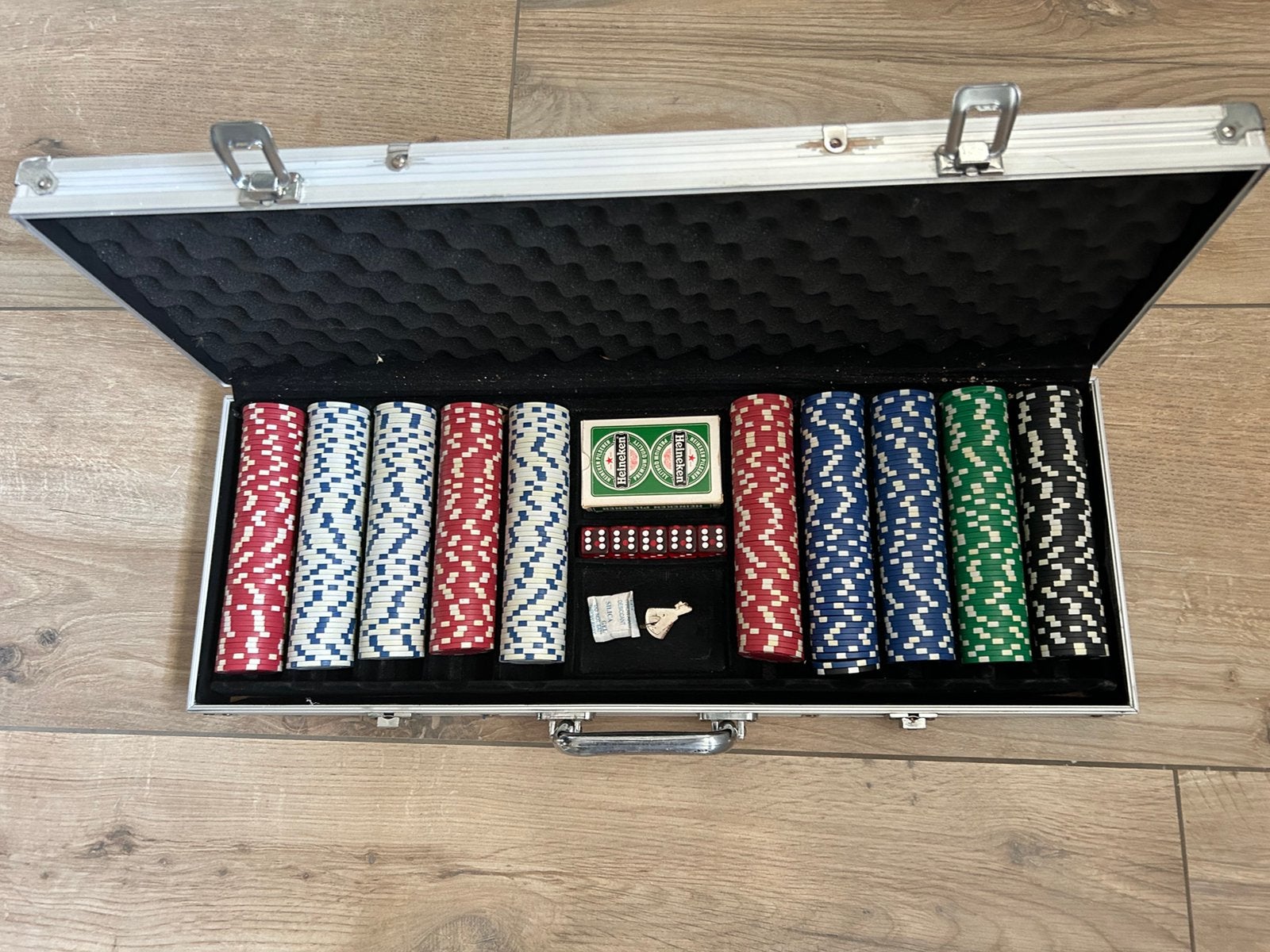 Pokerspel in aluminium koffer, Vijf spelers of meer, Ophalen, Gebruikt
