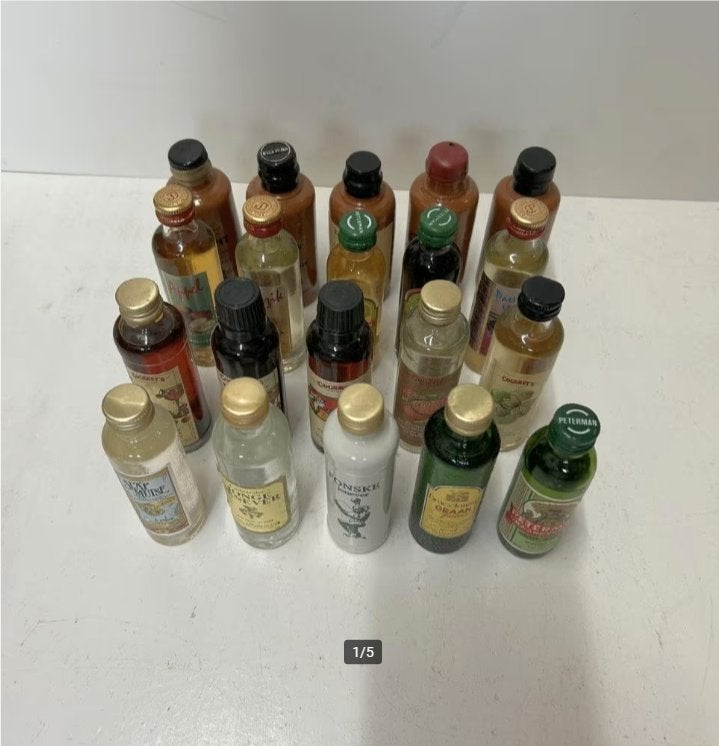 20 Miniatuur Jenever, graanjenever, .. flesjes - vol, Ophalen of Verzenden