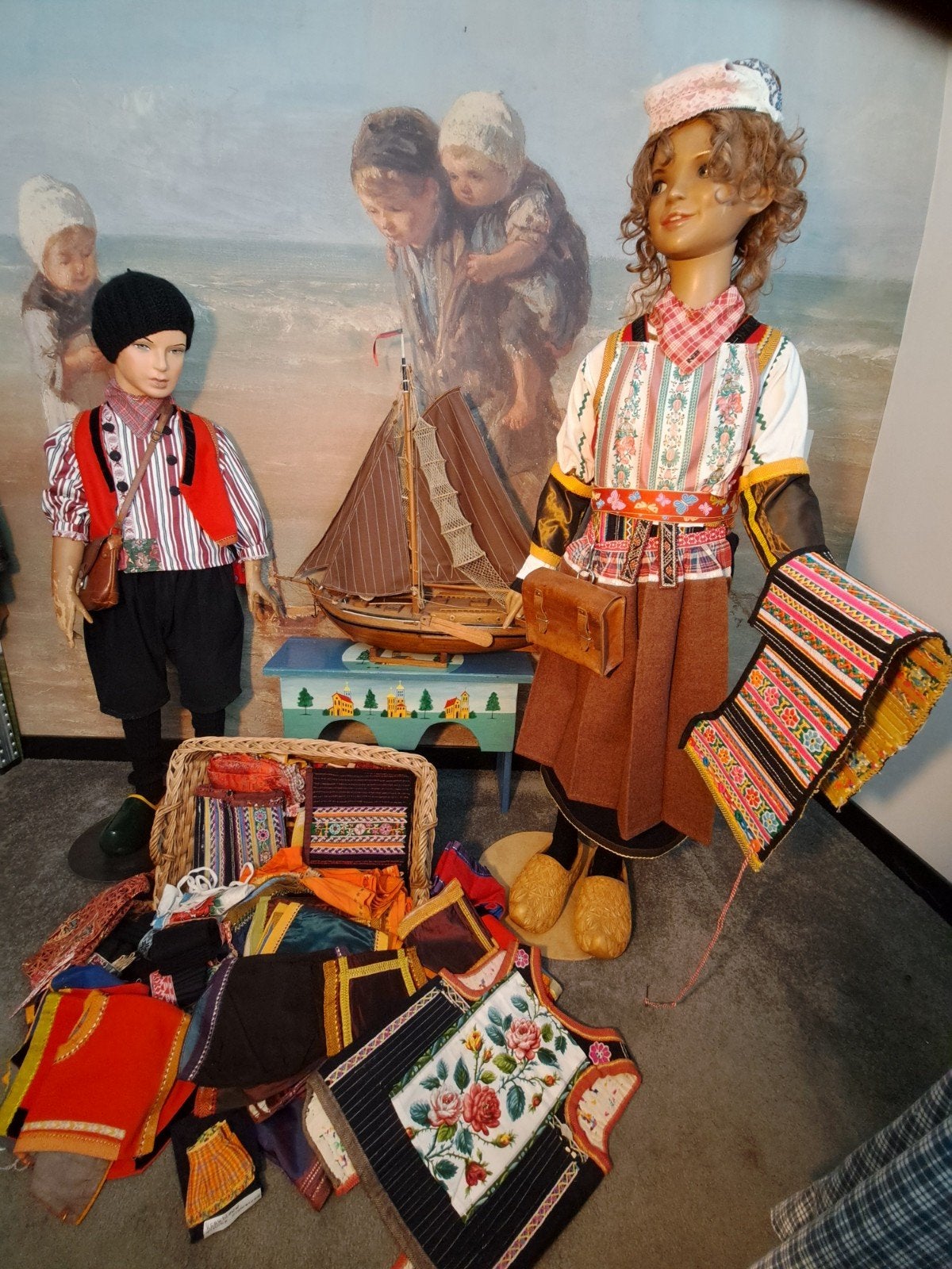 Marker klederdracht kind, Antiek en Kunst, Antiek | Kleding en Accessoires, Ophalen of Verzenden