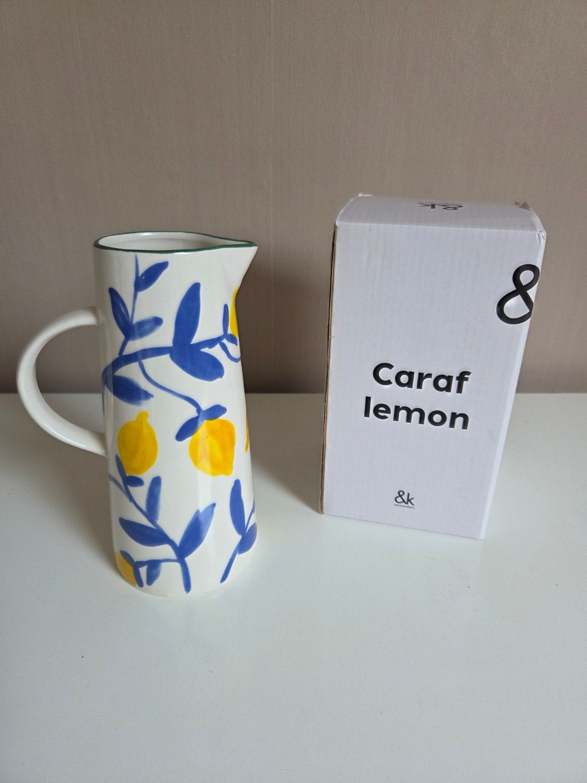 K&K Amsterdam Carafe Lemon - Nieuw in doos, 50 tot 75 cm, Wit, Aardewerk of Porselein, Nieuw