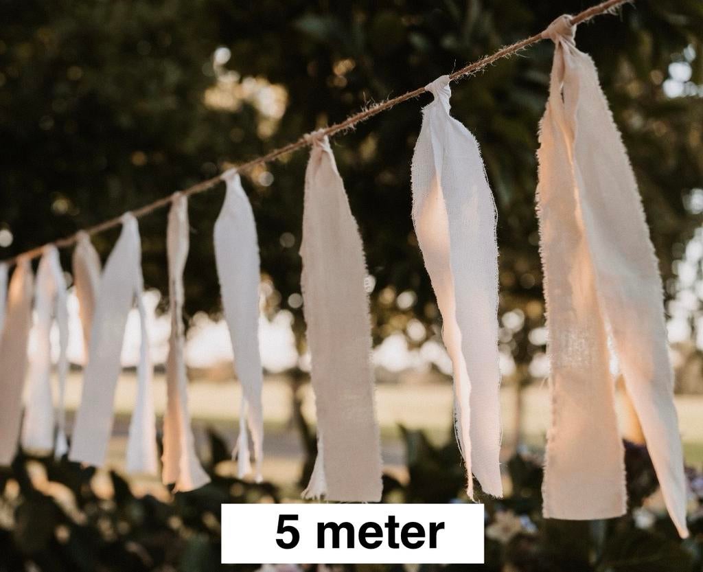 Nieuwe stoffen slinger 5 meter (beige/wit), Hobby en Vrije tijd, Feestartikelen, Nieuw, Versiering, Geboorte of Huwelijk, Ophalen of Verzenden