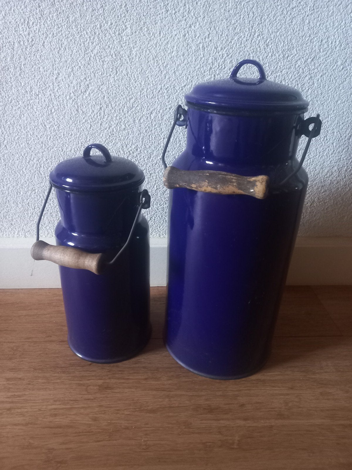2 blauwe cobalt melk bussen, Antiek en Kunst, Ophalen of Verzenden