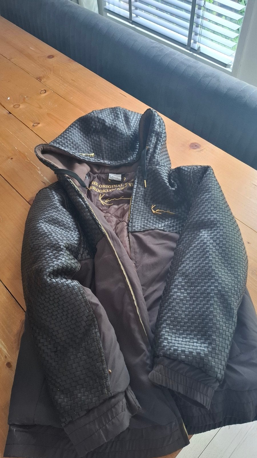 Karl Kani Winterjas Maat L - Bruin met Geweven Details, Ophalen of Verzenden, Zo goed als nieuw, Maat 52/54 (L), Bruin