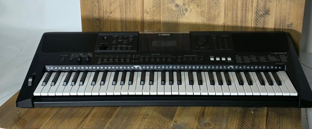 Yamaha PSR E453 keyboard, Gebruikt, ., Zwart, Digitaal