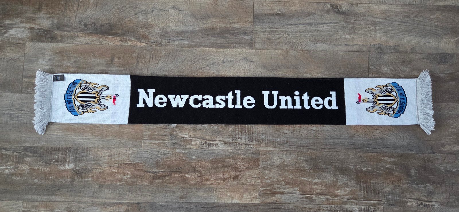 Sjaal Newcastle United, Ophalen of Verzenden, Zo goed als nieuw, Buitenlandse clubs, Vaantje of Sjaal