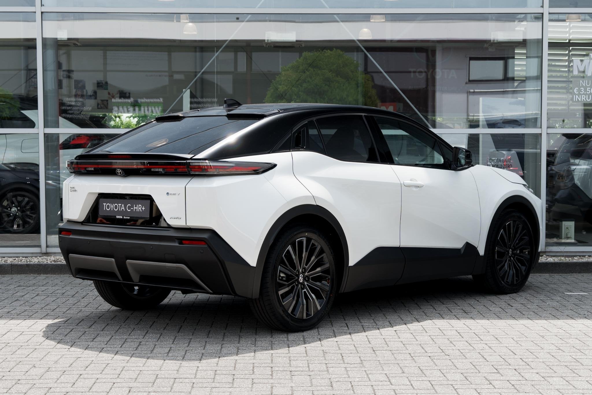 Toyota C-HR+ Executive AWD 77 kWh, Automaat, Gebruikt, Overige modellen, Wit