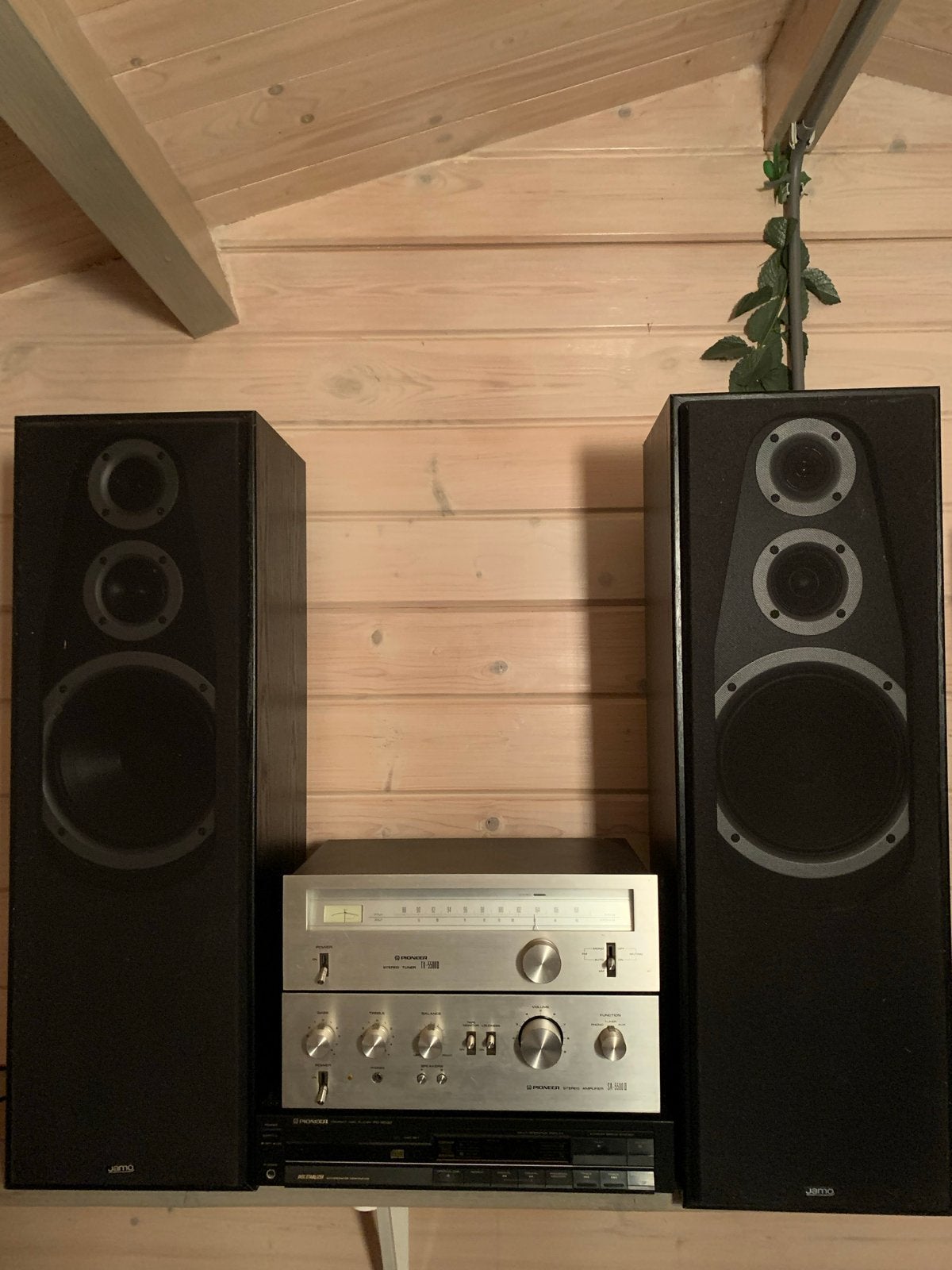 Jamo luidsprekers met Pioneer versterker en tuner, Gebruikt, Ophalen of Verzenden, 60 tot 120 watt, Front, Rear of Stereo speakers
