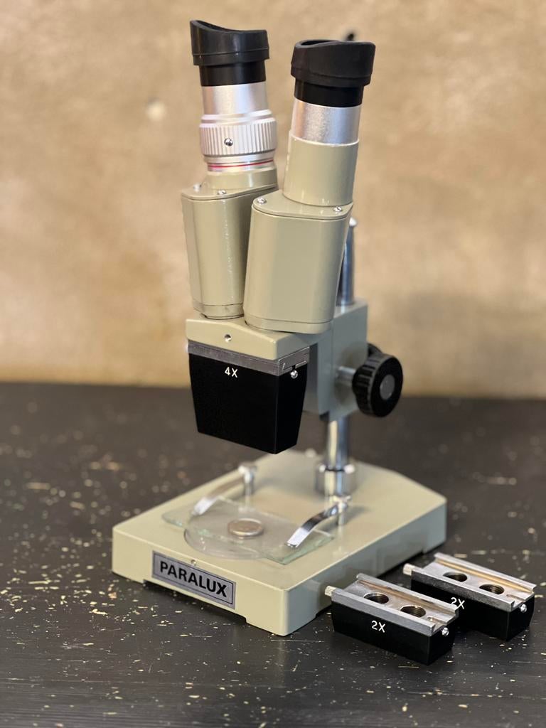 Oude Paralux stereo microscoop 40 x, Stereomicroscoop, Ophalen of Verzenden, Zo goed als nieuw, Minder dan 400x