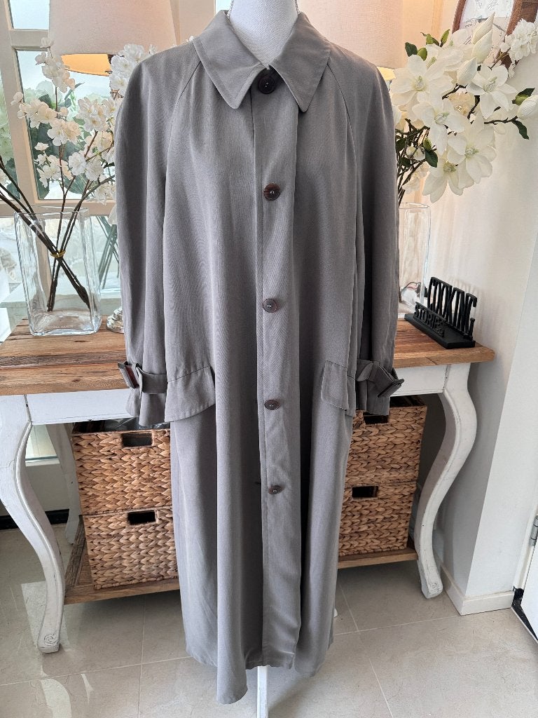 Lange Grijze trenchcoat Blacky Dress, 36-40, oversized, ZGAN, Kleding | Dames, Verzenden, Nieuw, Maat 42/44 (L), Grijs