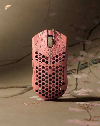 (Gezocht) Finalmouse Sakura Small, Computers en Software, Muizen, Ophalen of Verzenden, Zo goed als nieuw