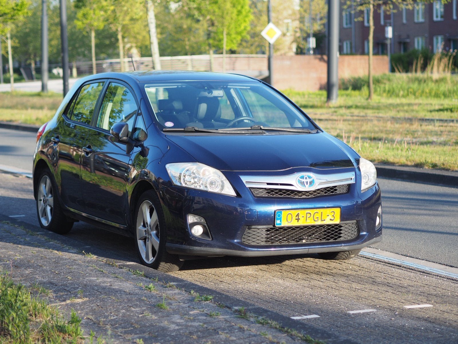 Toyota Auris 1.8 Full Hybrid 5DR CVT 2011 Dynamic Blauw, 4 cilinders, Blauw, 1798 cc, 25 km/l