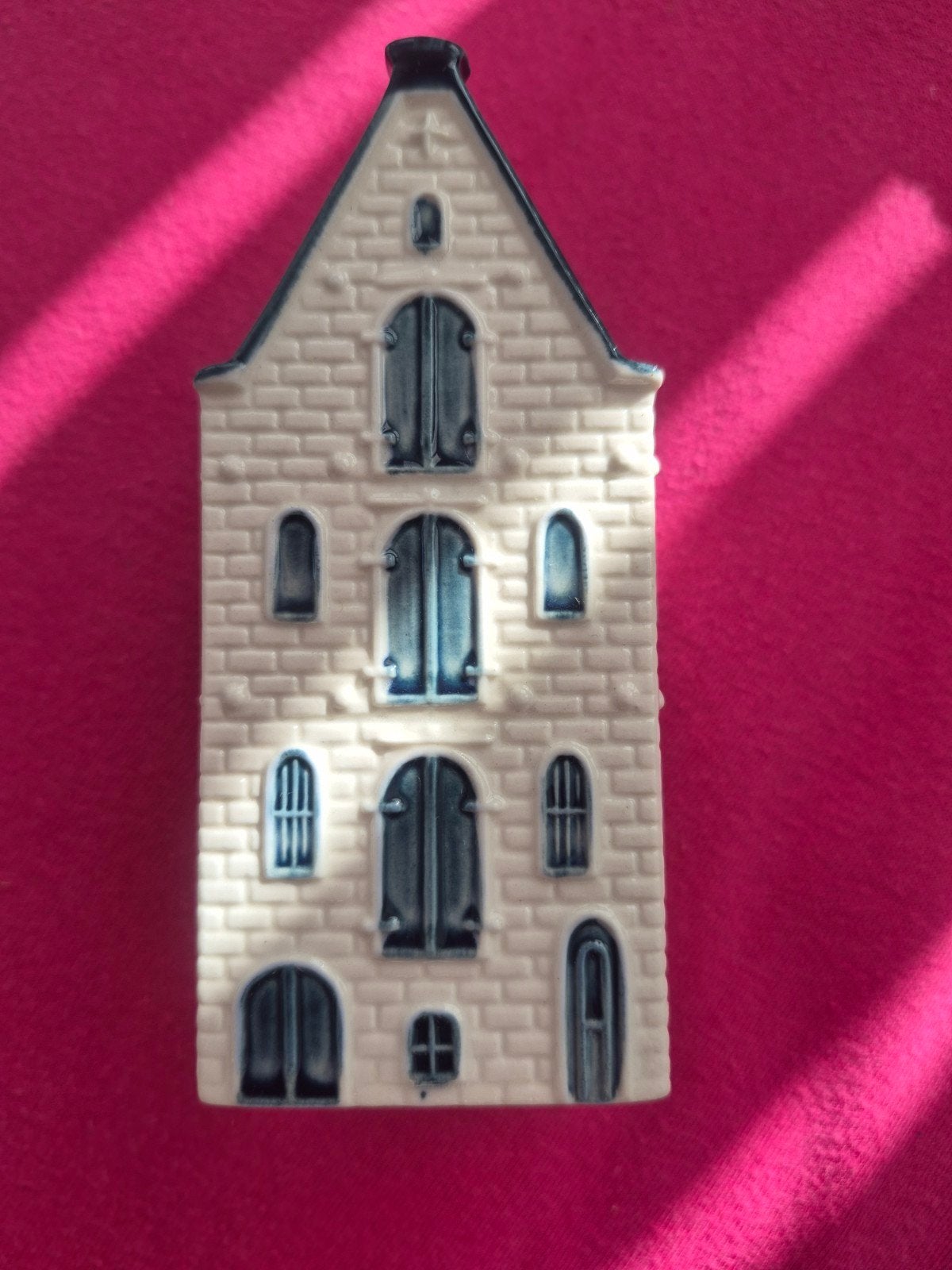 KLM huisje 54, verzegeld en gevuld met drank, Ophalen of Verzenden, Nieuw, 41 t/m 60, Gevuld
