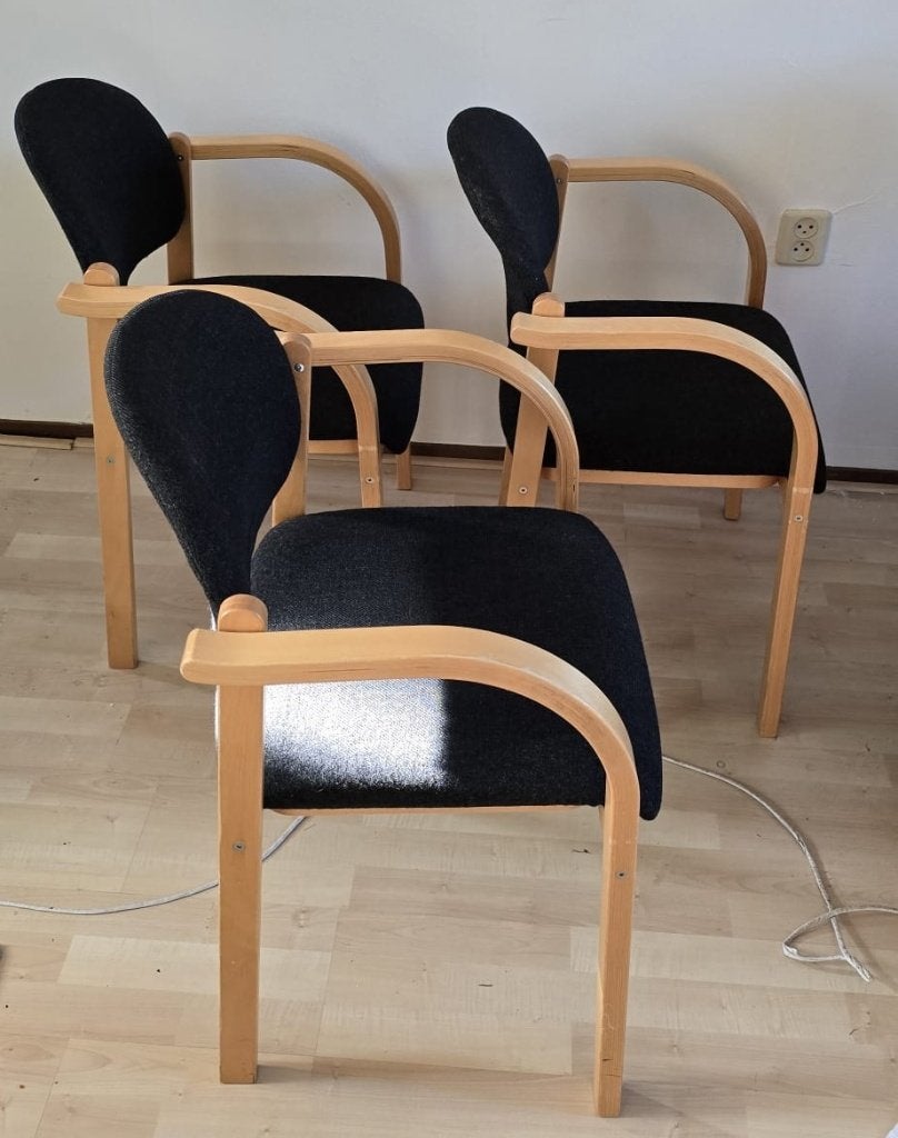 Set van 3 armleuning Stoelen met Zwarte Zitting, Ophalen, Drie, Zwart, Zo goed als nieuw
