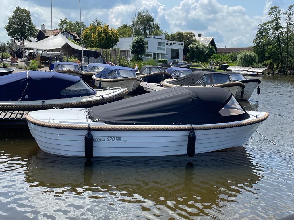 Corsiva 570 new age wit Suzuki 9.9pk, Watersport en Boten, Sloepen, Nieuw, Polyester, Overige brandstoffen