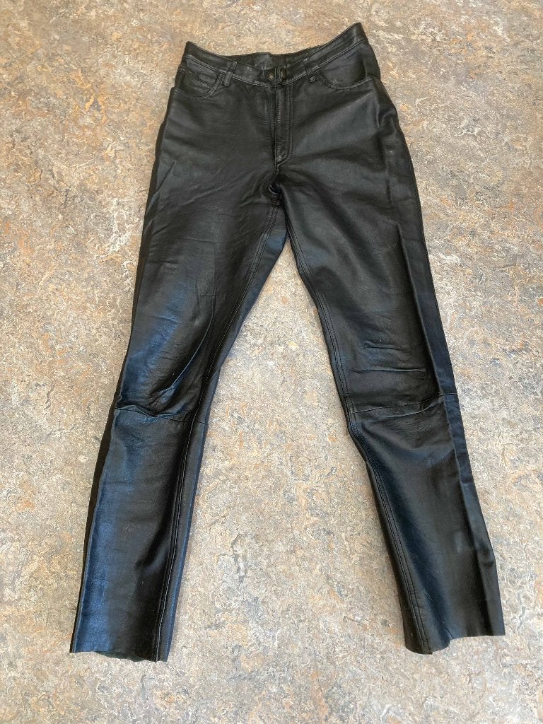 Zwarte rundleren broek - vintage retro - zowel heren + dames, Zwart, Ophalen of Verzenden, Maat 36 (S), Lang
