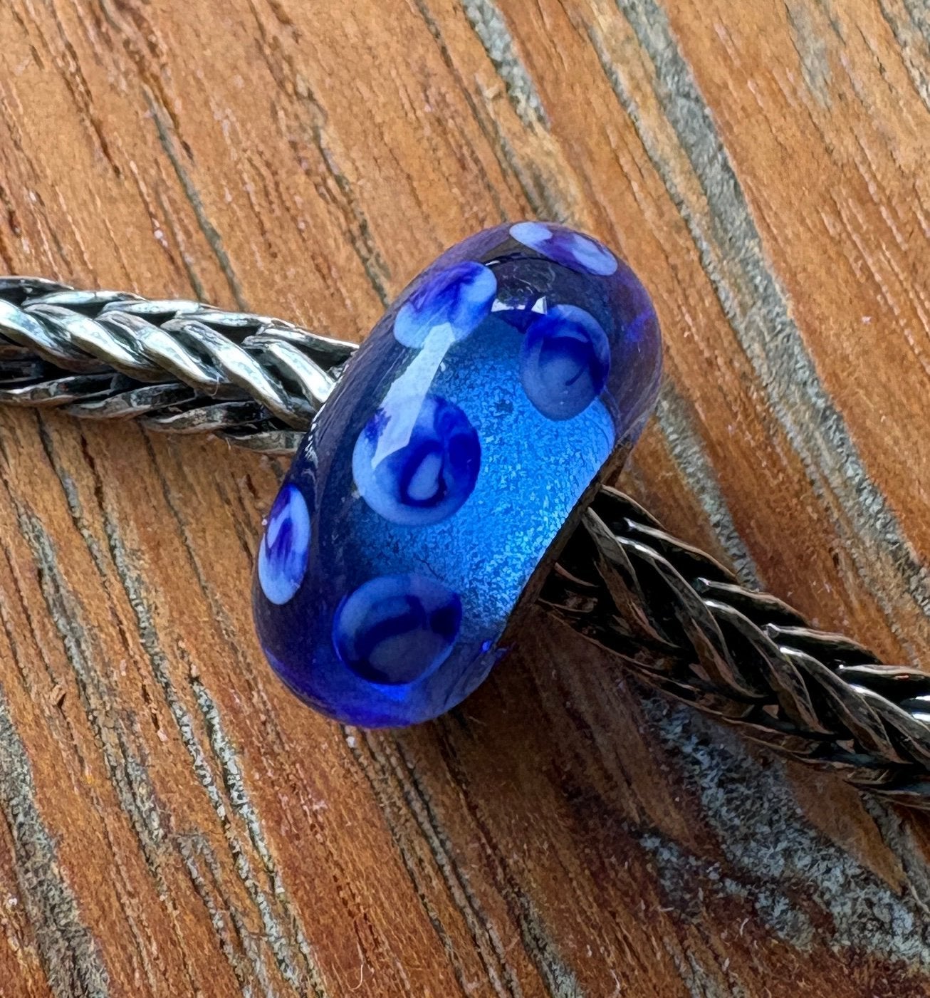 Trollbeads Retired Blauwe Stip NIEUW, Sieraden, Tassen en Uiterlijk, Bedels, Verzenden, Nieuw, Glas of Kristal, Trollbeads