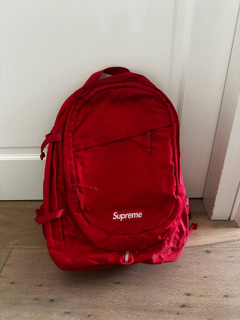 Supreme rugtas, Ophalen of Verzenden, Zo goed als nieuw, Overige merken, 30 tot 45 cm