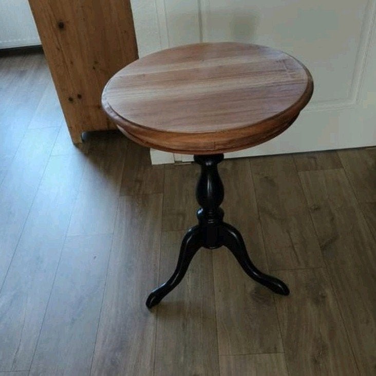 Eiken tafeltje 45 cm en teak tafeltje 50 cm, Ophalen
