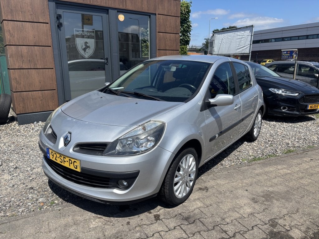 Renault Clio 1.6-16V Dynam.Luxe NIEUWE KOPPELING. (bj 2005), Auto's, Gebruikt, 4 cilinders, Origineel Nederlands, 1125 kg