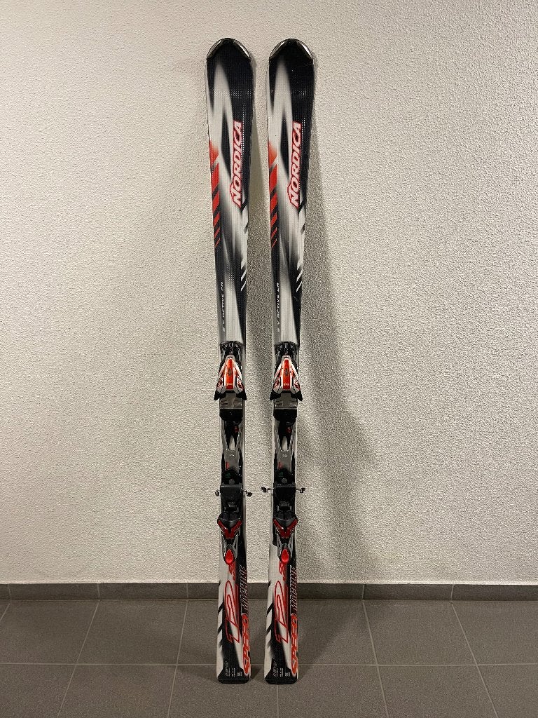 Skies, Sport en Fitness, Ophalen, 160 tot 180 cm, Gebruikt, Nordica