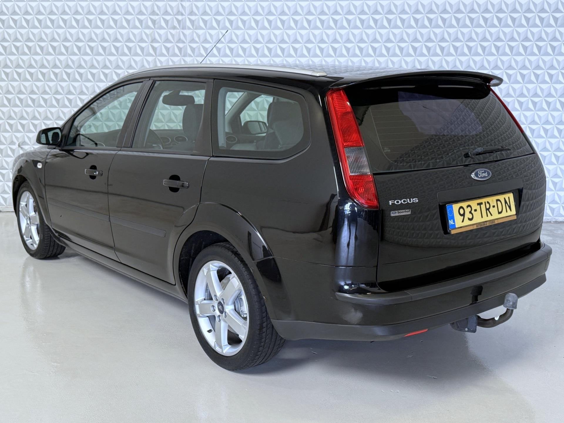 Ford Focus Wagon 2.0-16V Rally Edition Airco Cruise Trekhaak, Stof, Gebruikt, Zwart, Handgeschakeld