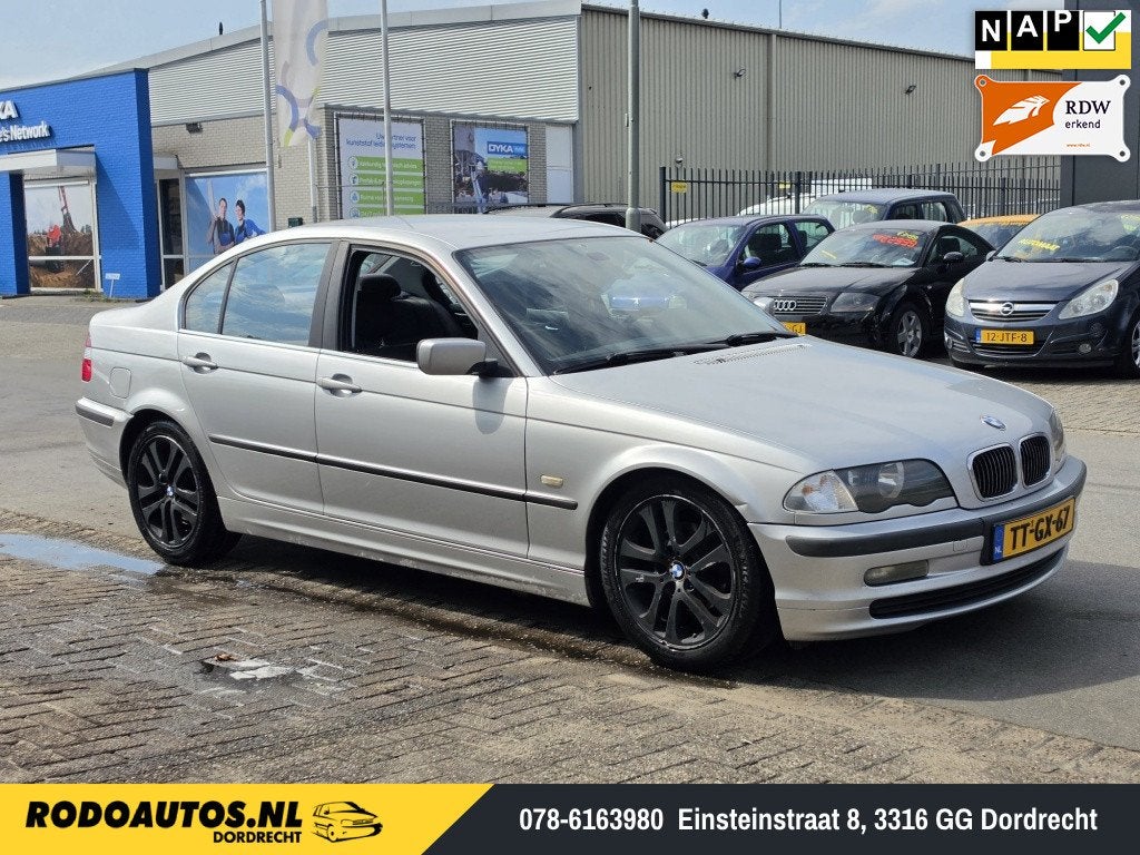 BMW 3-serie 320i Executive 6 Cilinder Opknapper ✅, Auto's, Euro 2, Gebruikt, 1340 kg, 150 pk