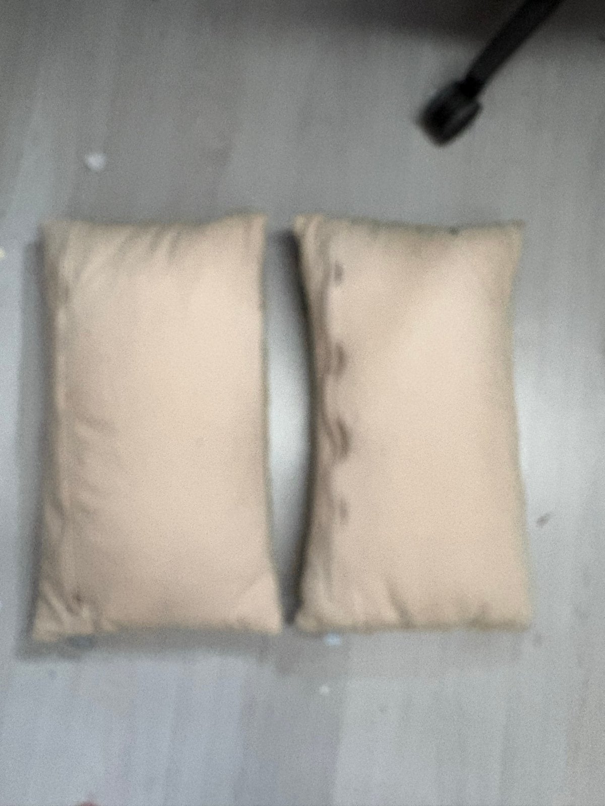 5 beige kussens, waarvan 4 van Dutch Decor, Huis en Inrichting, Woonaccessoires | Kussens, Ophalen, Gebruikt, Beige, Sierkussen