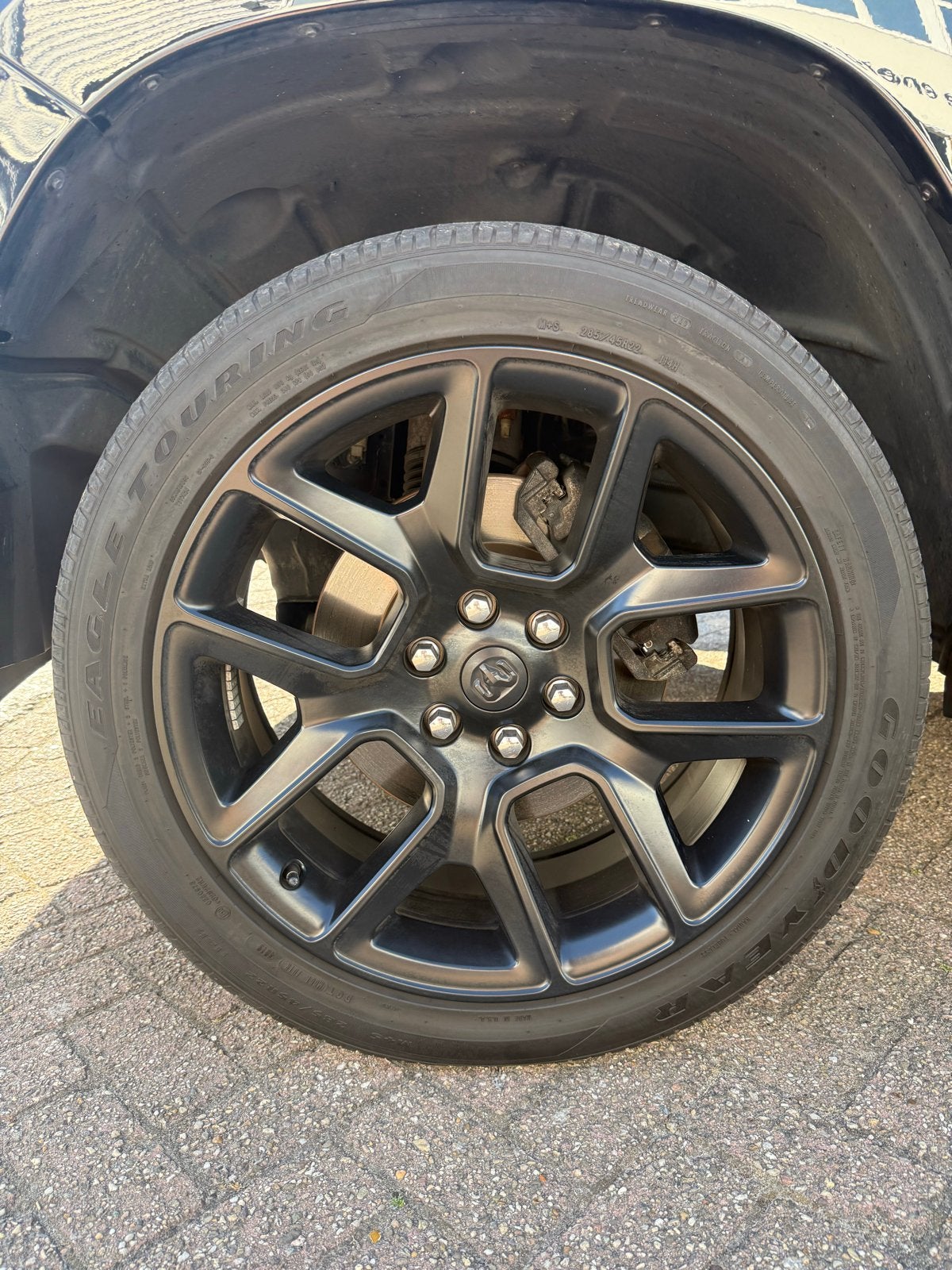 6x139.7 22 inch dodge RAM 1500 performance velgen + banden, Gebruikt, 285 mm, Banden en Velgen, Ophalen of Verzenden