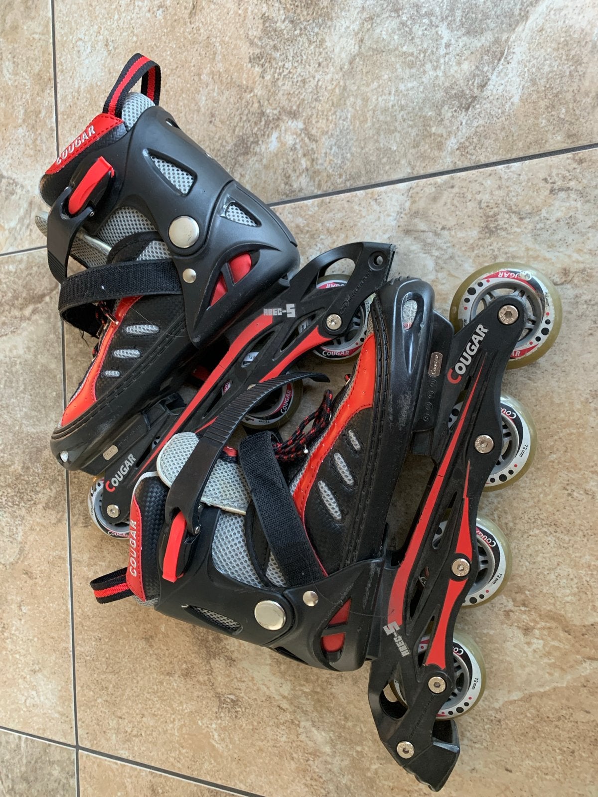 Verstelbare Cougar inline skates - Zwart/Rood maat 36-39, Ophalen of Verzenden, Verstelbaar, Gebruikt, Kinderen