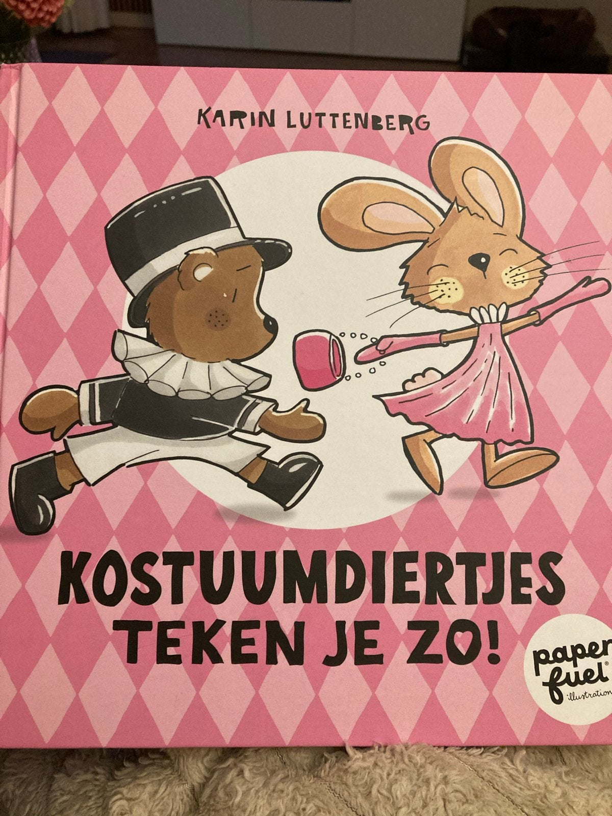 Kostuumdiertjes teken je zo - Karin Luttenberg (als nieuw), Ophalen of Verzenden, Zo goed als nieuw, Boek of Gids