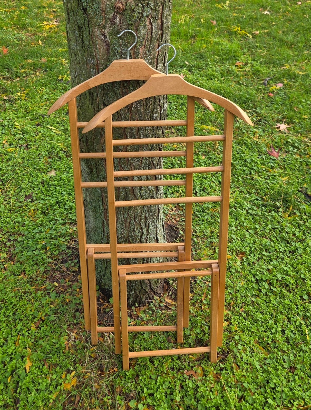 2 Vintage Houten Dressboys – Inklapbare Kledingstandaards, Ophalen, Hout, Staande kapstok